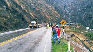 Carretera Central: Se restablece el tránsito vehicular tras caída de huaico en San Mateo