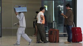 EEUU extrema registros a pasajeros o equipajes de mano en aeropuertos