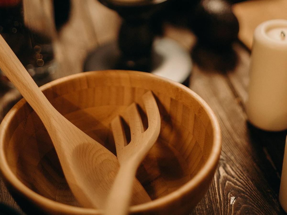 Cómo lavar y desinfectar los utensilios de madera de la cocina - Mejor con  Salud