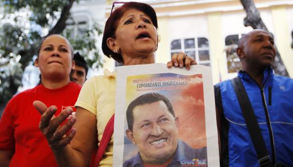 ¿Jurará? Chavistas confían en que su líder retornará el 10 de enero para asumir la Presidencia. (Reuters)
