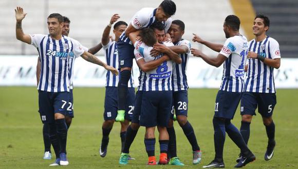 Con este resultado, Alianza Lima asegura su presencia en la fase final por el título nacional y clasificó a la Copa Libertadores 2018. (USI)