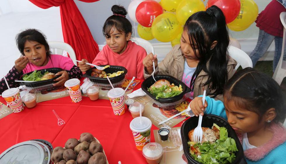 Más de 500 niños de 8 regiones del país celebraron por adelantado el Día del pollo a la Brasa. (Difusión)