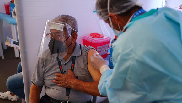 Este lunes se inició el proceso de vacunación en todo el país. (Fotos: HugoCurotto / @photo.gec)