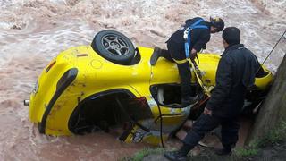 Tres muertos y un desaparecido por caída de auto a río Blanco en laCarretera Central[FOTOS]
