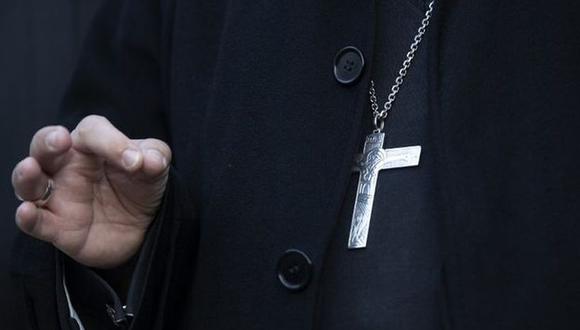 El sacerdote abusó "en reiteradas ocasiones de la menor", "se valió de su posición religiosa y mantuvo amenazada de muerte" a la adolescente. | Foto: AFP / Referencial