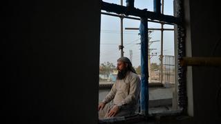 Una explosión en una mezquita de Afganistán mata a 33 personas