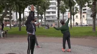 Bailarines peruanos ofrecen espectáculo coreográfico en parques de Lima