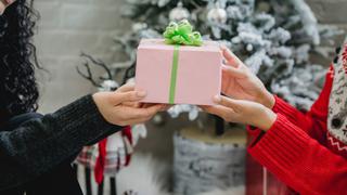 Para el amigo secreto: ¿cómo hacer compras navideñas sin descuidar tus finanzas?
