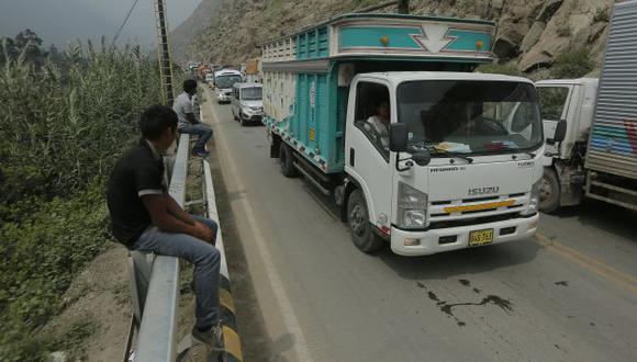 Carretera Central: Se restableció el tránsito vehicular en kilómetro 44. (Peru21)