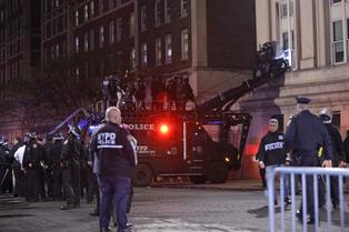 Policía interviene en protesta propalestina y arresta a decenas de estudiantes en Nueva York