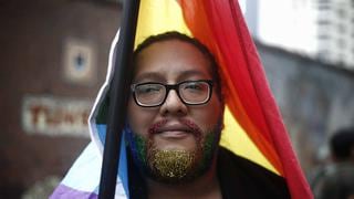 Banderas del arcoíris y carteles contra la homofobia se alzan en la marcha LGBTI en Lima [EN VIVO]