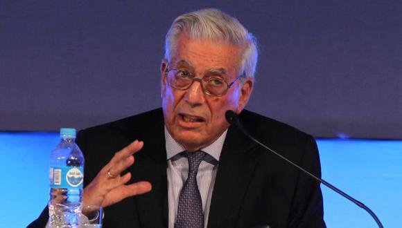 Mario Vargas Llosa alabó la gestión del presidente de Uruguay, José Mujica. (EFE)