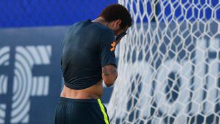 Neymar se retiró de entrenamiento de selección de Brasil con molestias en la rodilla | VIDEO