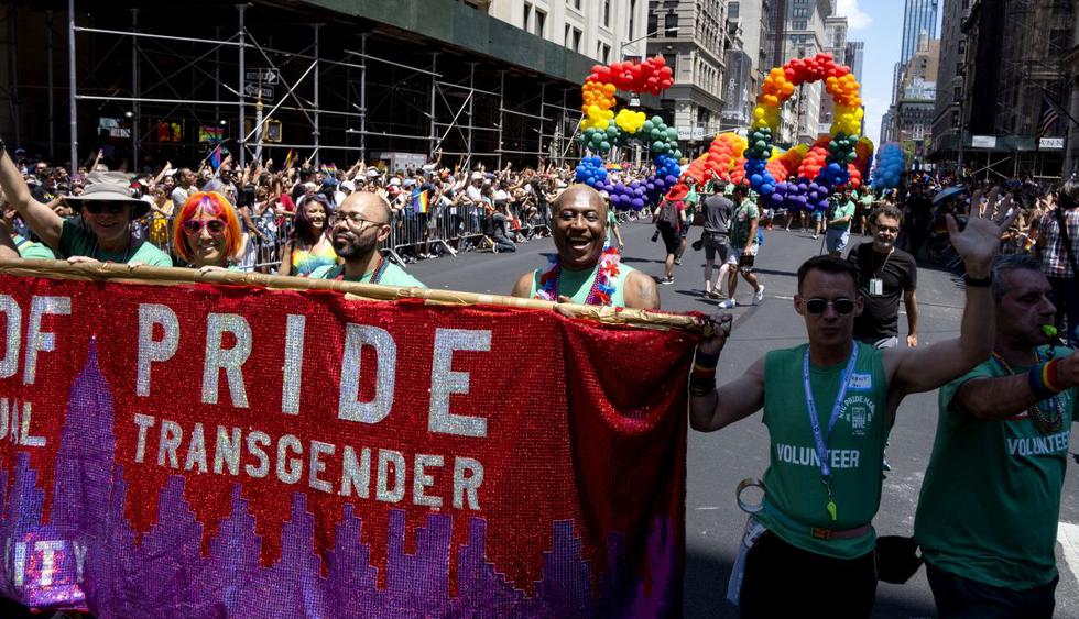 Nueva York Celebra El Orgullo Gay Con Una Marcha Masiva A 50 Años De Stonewall Fotos Mundo