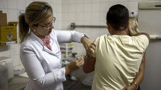 Brasil adelanta campaña de vacunación contra la gripe para intentar facilitar el diagnóstico del coronavirus