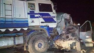 Puno: Choque entre camión y combi en Juliaca dejó 14 muertos