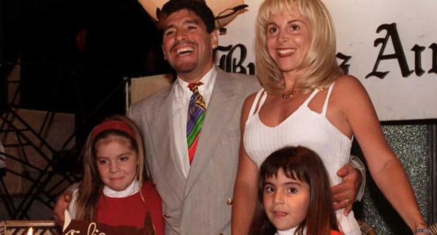 Maradona deixa anel da sorte avaliado em R$ 1,5 milhão de herança -  11/12/2020 - UOL Esporte