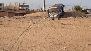 La Libertad: Veinte pasajeros salvan de morir tras despiste de microbús por falla en los frenos 