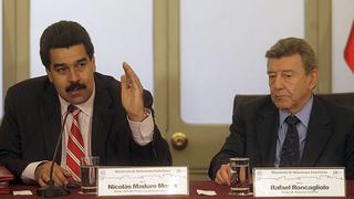Rafael Roncagliolo “avala una especie de fujimorismo” en Venezuela