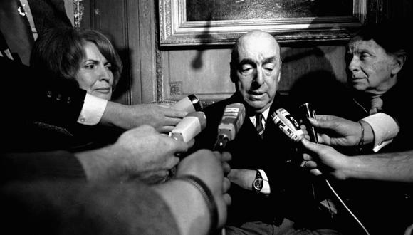 Amenazado. Antes de morir, Neruda pensaba viajar a México para liderar la oposición al régimen. (AP)