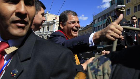 Correa lidera las encuestas. (AP)