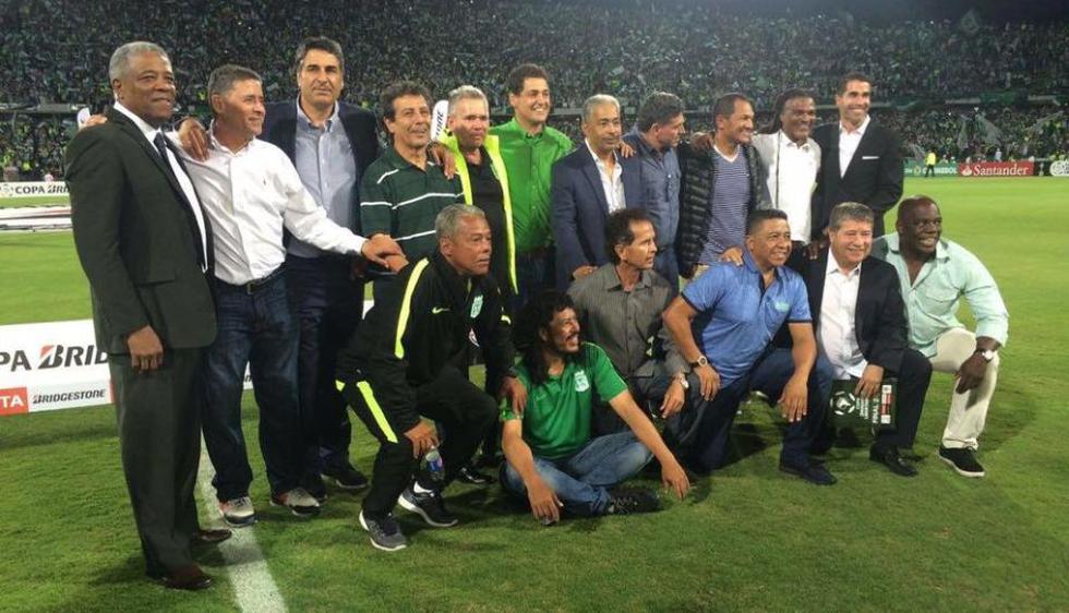 César Cueto fue homenajeado por Atlético Nacional en la final de la Copa Libertadores. (Facebook)