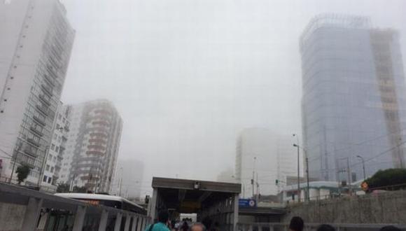 Neblina se registró en varios puntos de Lima. (StefanieBellido)