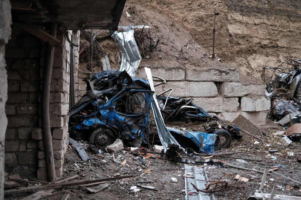 Una imagen disponible el 6 de octubre de 2020 muestra los daños después del ataque de bombardeo al parecer azerbaiyano en Stepanakert, Nagorno Karabaj. (EFE/EPA/Areg Balayan / ArmGov / PAN Photo).