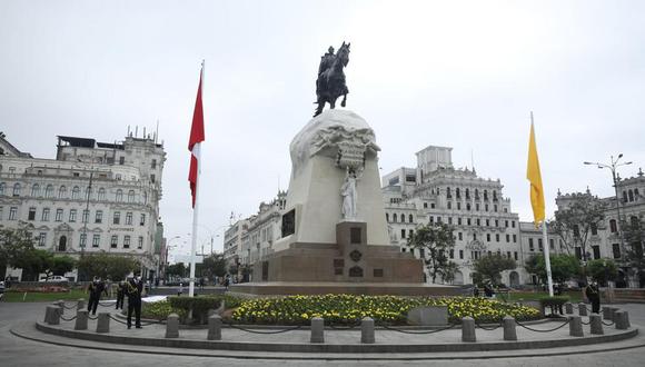 La Plaza San Martín es una obra emblemática de Leguía. En 1921 celebró el Centenario de la Independencia inaugurando obras en Lima, como esta. (Britanie Arroyo /GEC)