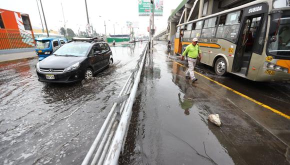 Aniego en San Juan de Lurigancho afecta el tránsito de vehículos. (Foto: Giancarlo Ávila / GEC)