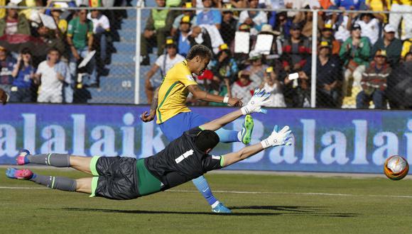 Carlos Lampe evitó que Neymar adelante a Brasil en Bolivia.
(AFP)
