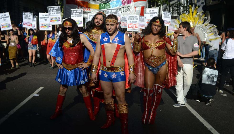 Argentina: Marcha del Orgullo Gay desfiló teñida por la campaña electoral. (AFP)