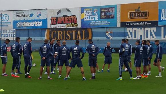 Argentina realizó su primer entrenamiento en Lima de cara al partido con Perú. (Twitter @Argentina)