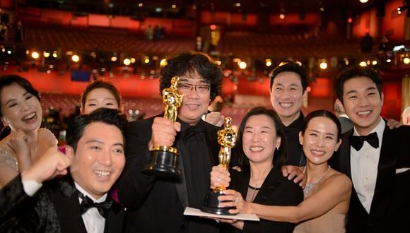 BTS saludó al equipo de 'Parasite' luego de su triunfo en los Oscar. (Getty Images)