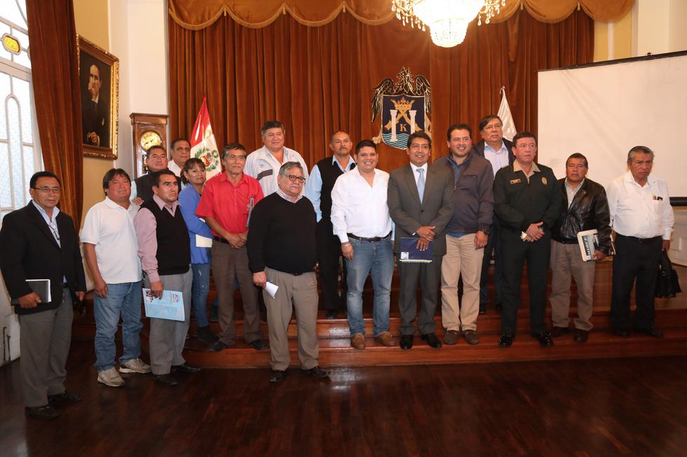 Transportistas se reunieron con autoridades de la comuna de Trujillo.