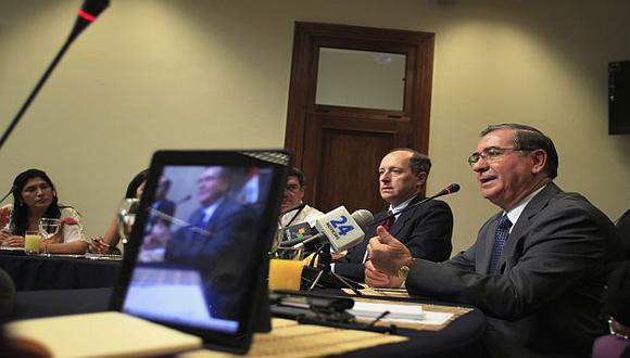Valdés en conferencia con la prensa extranjera acreditada en el país. (Reuters)
