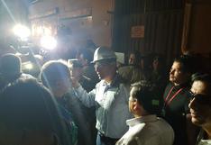 Presidente Martín Vizcarra llegó a Mesa Redonda y anunció que incendio está confinado