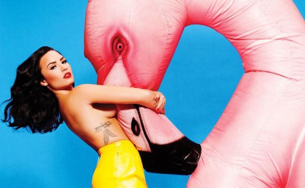 Demi Lovato y su desenfrenado 'topless' para la portada de la revista Complex. (demilovatophotos.com)