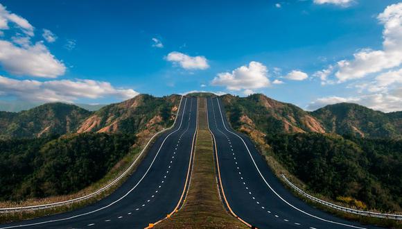 La nueva Carretera Central contará de 185 kilómetros, informó la presidenta. Foto: Zuru Latam