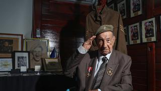 Fuerzas Armadas condecoran a veterano peruano de la Segunda Guerra Mundial [FOTOS]