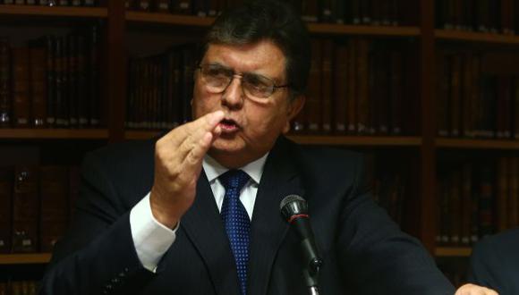 Alan García indicó que si funcionario es aprista debe ser expulsado del partido.