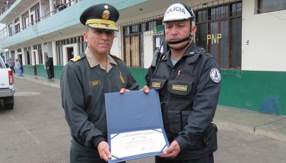El suboficial PNP Segundo Alfredo Ramos Dávila recibió un reconomiento de parte de la Policía Nacional del Perú. (Foto: Diario Satélite)