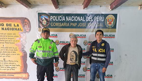 PNP capturó a Pelayo Sánchez Escobedo y Juan Alberto Muñoz Aguilar, ambos adultos mayores acusados de abusar sexualmente de su nieta de 14 años. (Foto: PNP)