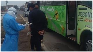 Coronavirus en Perú: Anciano se desvanece y muere dentro de microbús en La Libertad