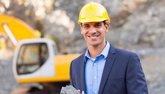 En campos tan competitivos como el de la minería y la construcción, la especialización de sus profesionales es fundamental.