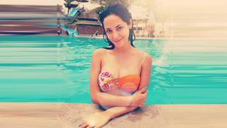 Andrea Luna vive el verano en bikini y medita frente al mar [GALERÍA]