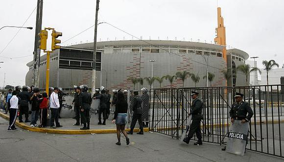 Policía instalará rejas de seguridad en los alrededores del estadio. (Perú21)