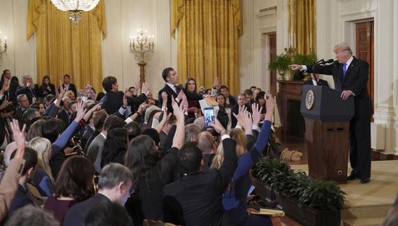 La Casa Blanca advirtió que, si no se cumplen estas normas, se le suspenderán las acreditaciones a los periodistas. | Foto: AFP