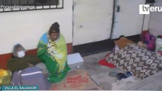 Familias desalojadas acampan en avenidas y losas deportivas cerca a Lomo de Corvina