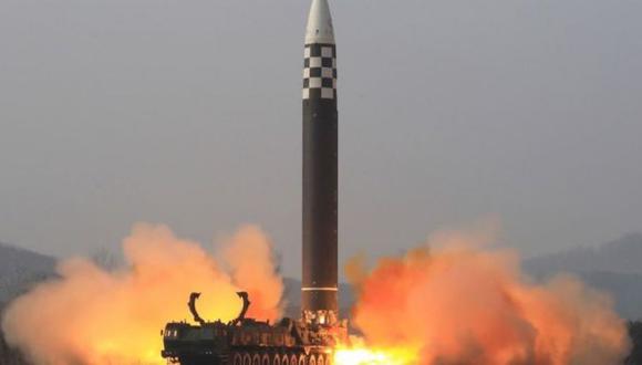 Días despues de cumbre de Seul y USA, Corea del Norte lanza misiles.